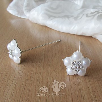 Ozdobný špendlík svatební, kytička z 5 perel