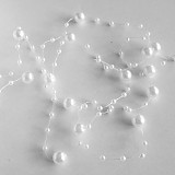 Závěs z plastových perel - bílá 130 cm