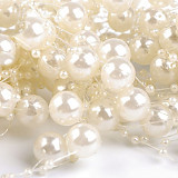 Závěs z plastových perel - krémová